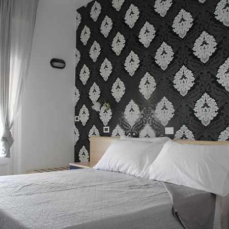 Hotel Mora Rimini Exteriör bild